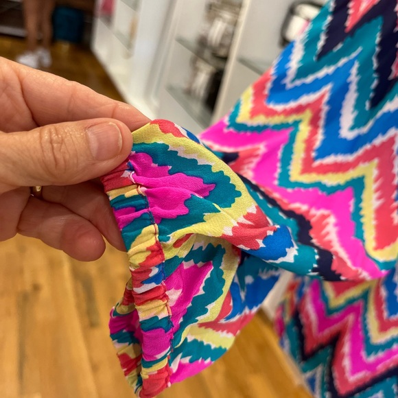 Lilly Pulitzer 🏝 Elsa Flame stitch Pattern Tunic, M, GUC - Picture 3 of 9